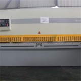 QC12K Hydraulic Swing Beam She