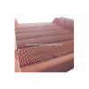 Single layer cantilever self cleaning sieve
