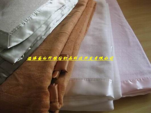 Bamboo Fiber: Fleece blankets woven bamboo fiber